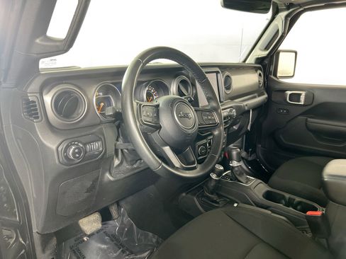 Used 2022 Jeep Gladiator Sport AWD/4WD image 9