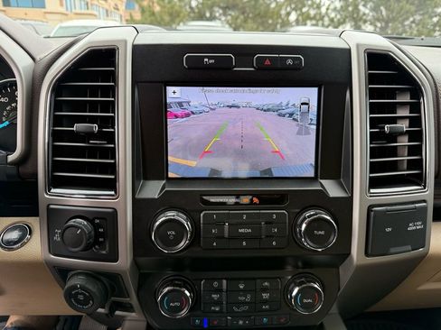 Used 2019 Ford F150 Lariat image 34