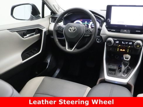 Used 2023 Toyota RAV4 Limited image 33
