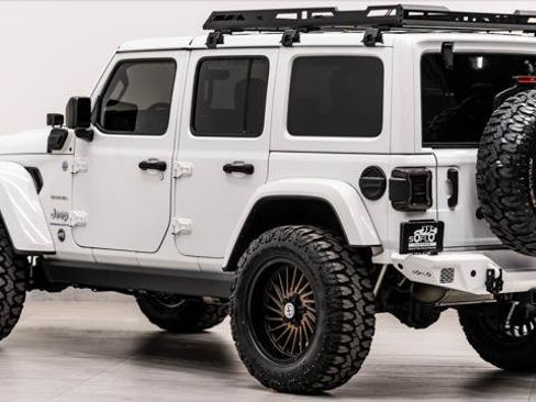 Used 2023 Jeep Wrangler Unlimited Sahara w/ Cold Weather Group AWD/4WD image 11