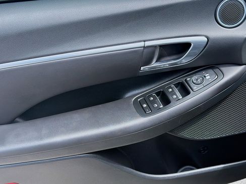 Used 2023 Hyundai Sonata SEL w/ Convenience Package FWD image 15