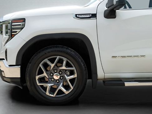 Used 2022 GMC Sierra 1500 SLT RWD image 12