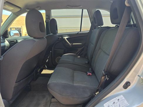 Used 2005 Toyota RAV4 4WD image 21