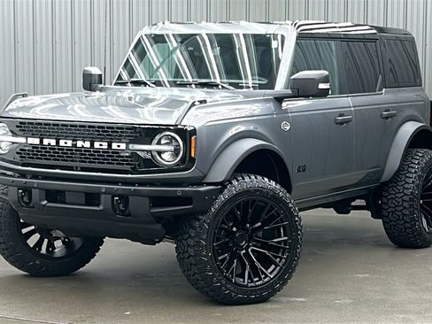 Used 2024 Ford Bronco Wildtrak image 1