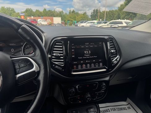 Used 2020 Jeep Compass Limited FWD image 12