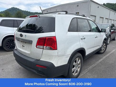 Used 2013 Kia Sorento LX w/ Convenience Pkg FWD image 5