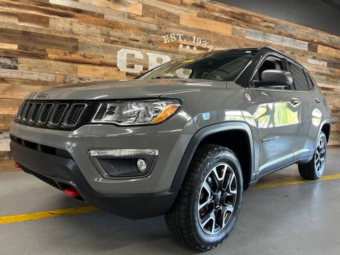 Used 2020 Jeep Compass Trailhawk AWD/4WD image 14