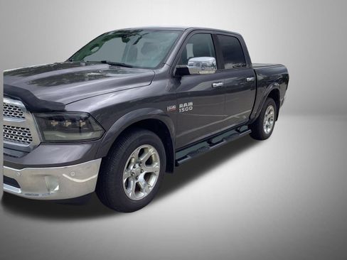 Used 2016 RAM 1500 Laramie w/ Convenience Group AWD/4WD image 4