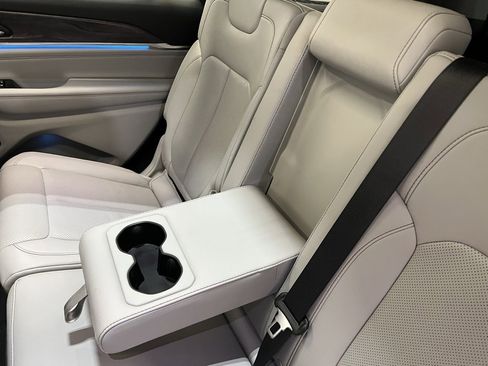 Used 2023 Jeep Grand Cherokee L Overland w/ Rear Seat Video Group I image 15