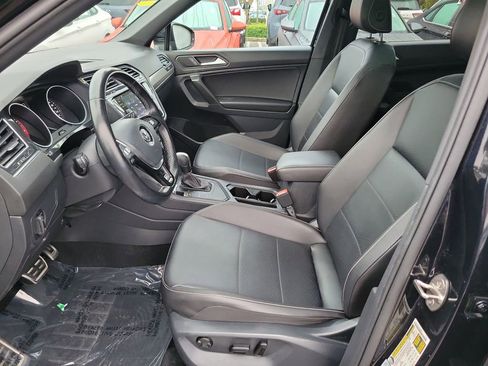 Certified 2021 Volkswagen Tiguan SE R-Line image 14
