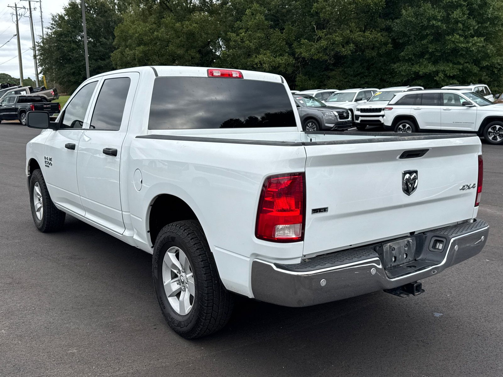 Used 2022 RAM 1500 Classic SLT w/ Electronics Group AWD/4WD image 7