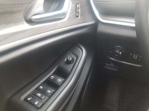 Certified 2022 Jeep Grand Cherokee Limited image 30