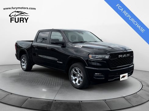Used 2025 RAM 1500 Big Horn AWD/4WD image 1