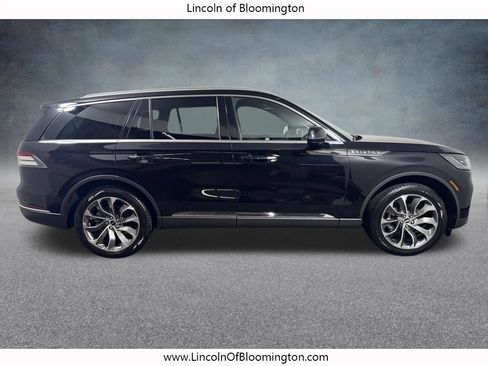 Certified 2025 Lincoln Aviator Reserve w/ Illumination Package AWD/4WD image 8
