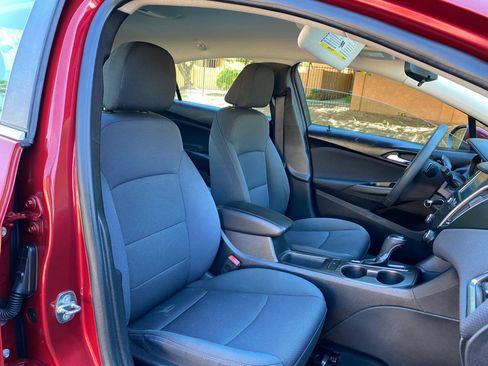 Used 2018 Chevrolet Cruze LT FWD image 42