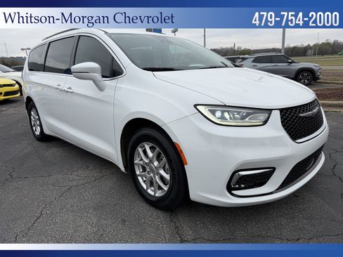 Used 2022 Chrysler Pacifica Touring-L image 3