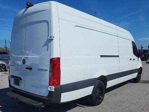 Used 2024 Mercedes-Benz Sprinter 3500 image 3