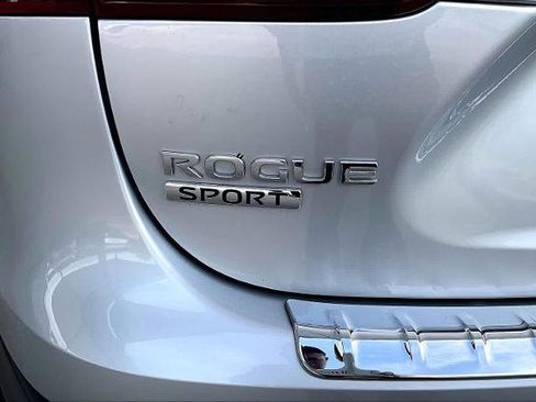 Certified 2022 Nissan Rogue Sport SL w/ Premium Package AWD/4WD image 10