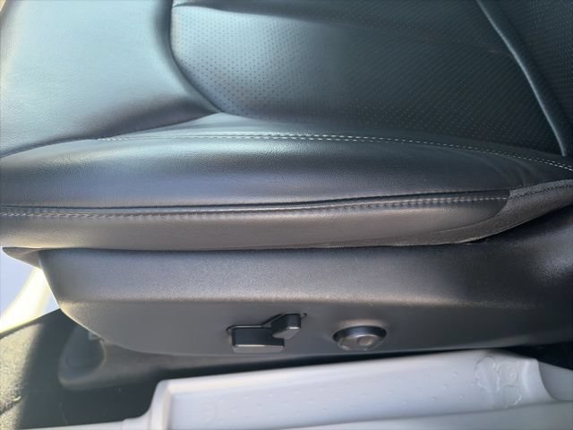Used 2023 Chrysler Pacifica Touring-L FWD image 16