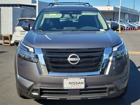 New 2025 Nissan Pathfinder SV image 17