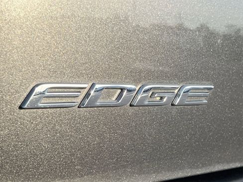 Used 2017 Ford Edge Titanium w/ Technology Package image 13