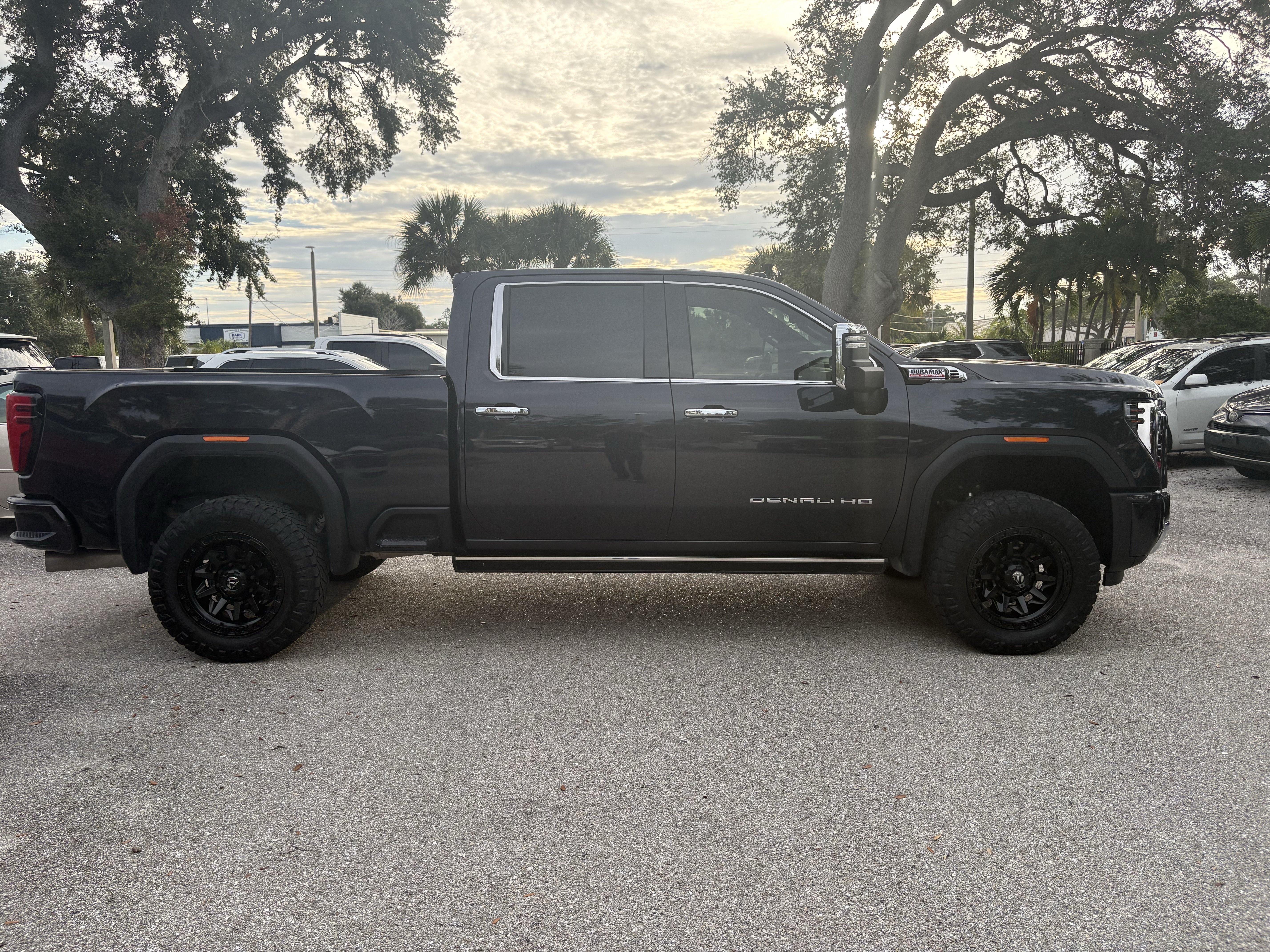 Used 2024 GMC Sierra 3500 Denali w/ Denali Reserve Package AWD/4WD image 6
