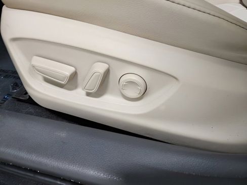 Used 2019 Toyota Camry SE image 24