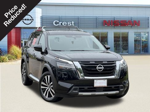 Certified 2024 Nissan Pathfinder Platinum w/ Cargo Package AWD/4WD image 1