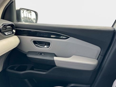 Used 2024 Honda Pilot EX-L image 23