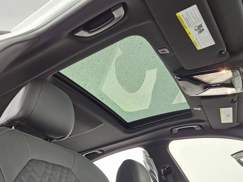 Used 2023 BMW 530e 530e iPerformance w/ Convenience Package image 18