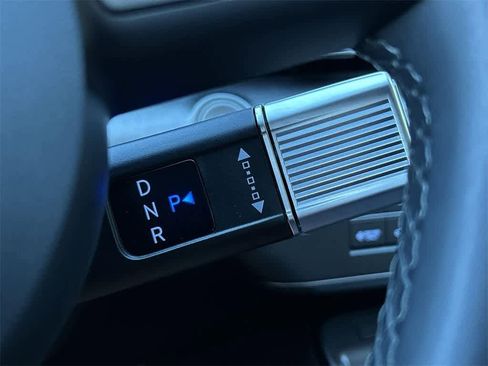 Certified 2025 Hyundai Kona SEL image 25