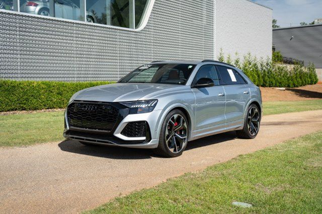 Certified 2024 Audi RS Q8 AWD/4WD image 3