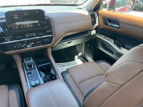 Certified 2023 Nissan Pathfinder Platinum AWD/4WD image 12