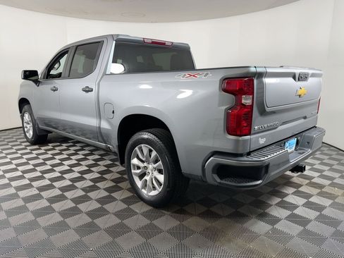 Used 2024 Chevrolet Silverado 1500 Custom image 2
