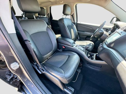 Used 2015 Dodge Journey Crossroad w/ Flexible Seating Group FWD image 33