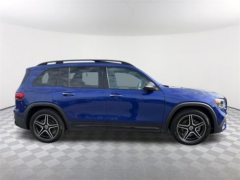 Used 2021 Mercedes-Benz GLB 250 4MATIC image 4