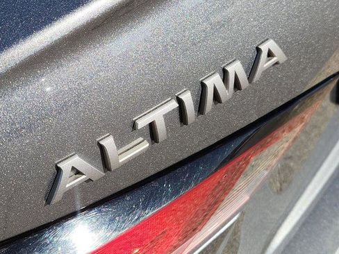 Certified 2024 Nissan Altima 2.5 SV FWD image 8