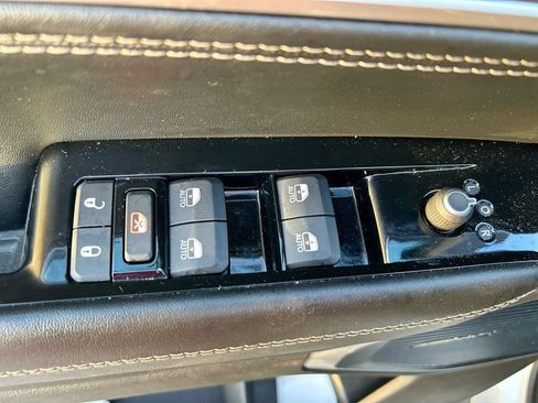Used 2022 Jeep Wagoneer Series III RWD image 14