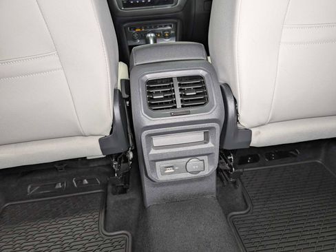 Used 2020 Volkswagen Tiguan SEL image 23