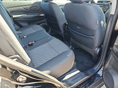 Used 2019 Nissan Rogue S AWD/4WD image 15