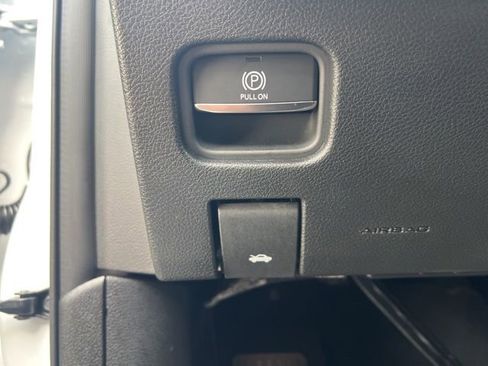 Used 2025 Jeep Grand Cherokee Laredo w/ Luxury Tech Group I AWD/4WD image 7