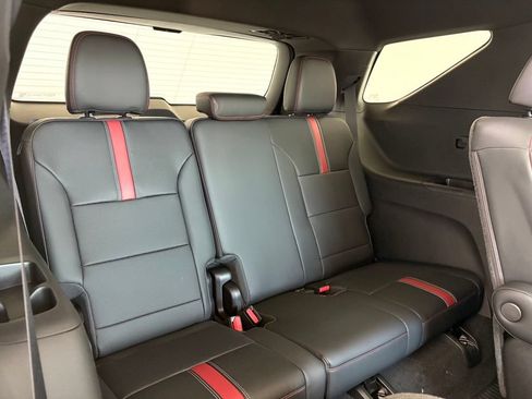 New 2027 Chevrolet Traverse RS w/ LPO, Floor Liner Package FWD image 48