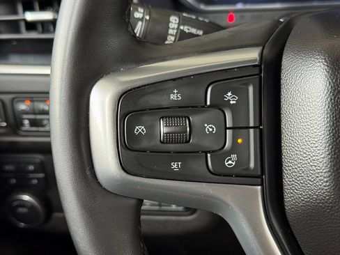 Used 2023 Chevrolet Suburban Z71 w/ Luxury Package AWD/4WD image 35