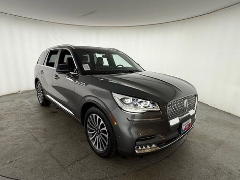 Used 2023 Lincoln Aviator Reserve w/ Equipment Group 201A image 3