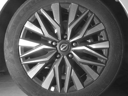 Used 2025 Nissan Altima 2.5 SV image 13