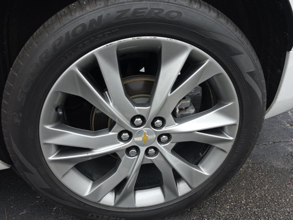 Used 2019 Chevrolet Blazer Premier w/ Sun and Wheels Package AWD/4WD image 6