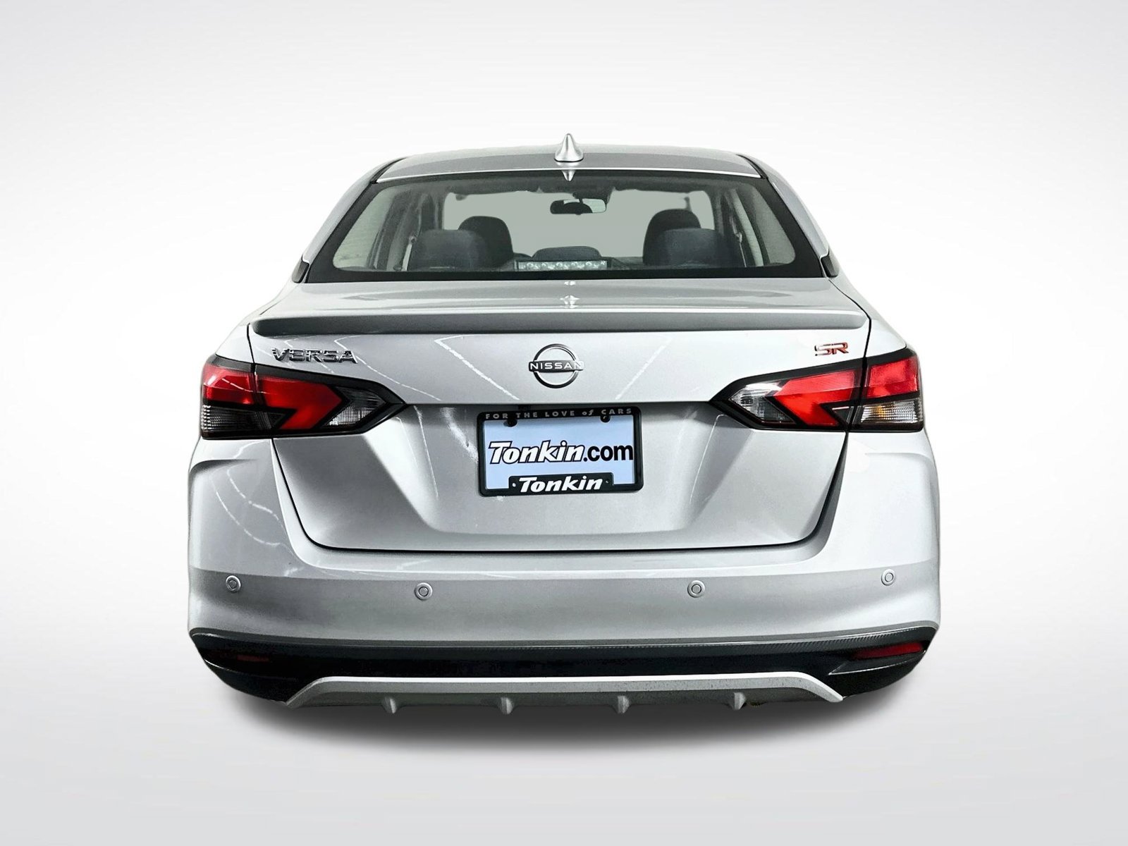Used 2024 Nissan Versa SR FWD image 7