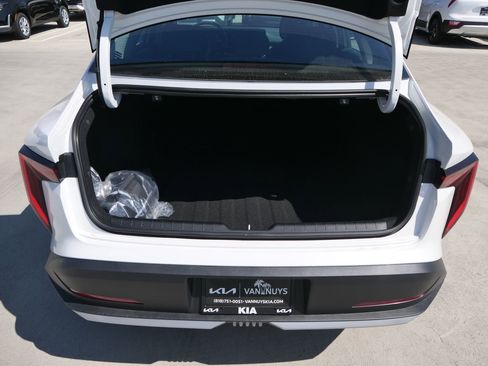 New 2025 Kia K4 LXS image 21