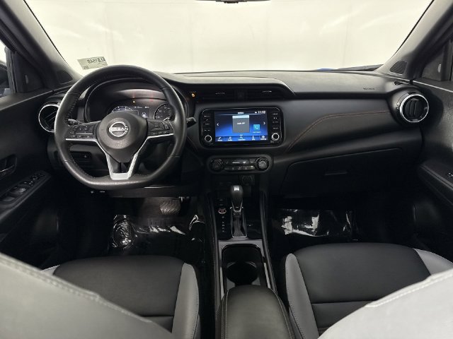 Used 2024 Nissan Kicks SR w/ SR Premium Package FWD image 23