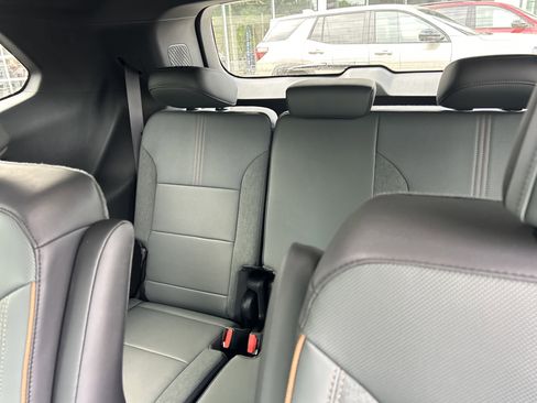 New 2026 GMC Acadia AT4 w/ Luxury Package AWD/4WD image 28
